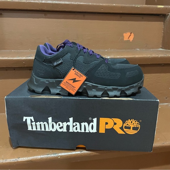 Nike Running Shoes - Picture 2 of 2